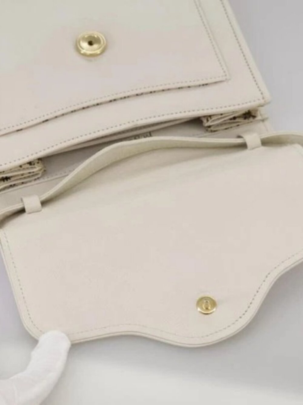 SAINT LAURENT Shoulder Bag Leather White Gold Auth yk16321 - Picture 8 of 16